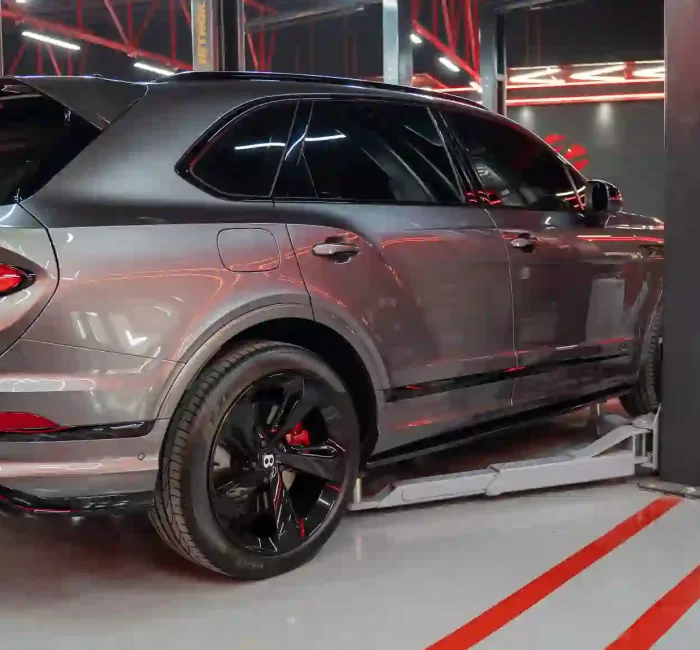 Genesis repair service in Dubai at Carmend