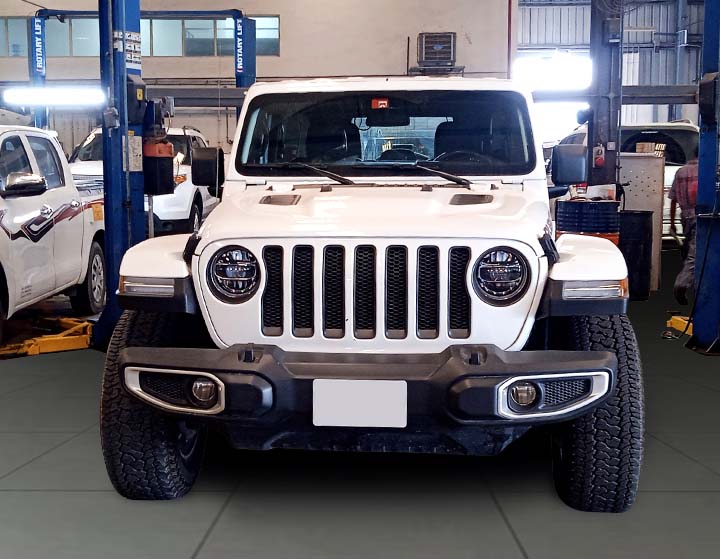 Best Jeep Repair Service in Dubai - Carmend Atuo workshop