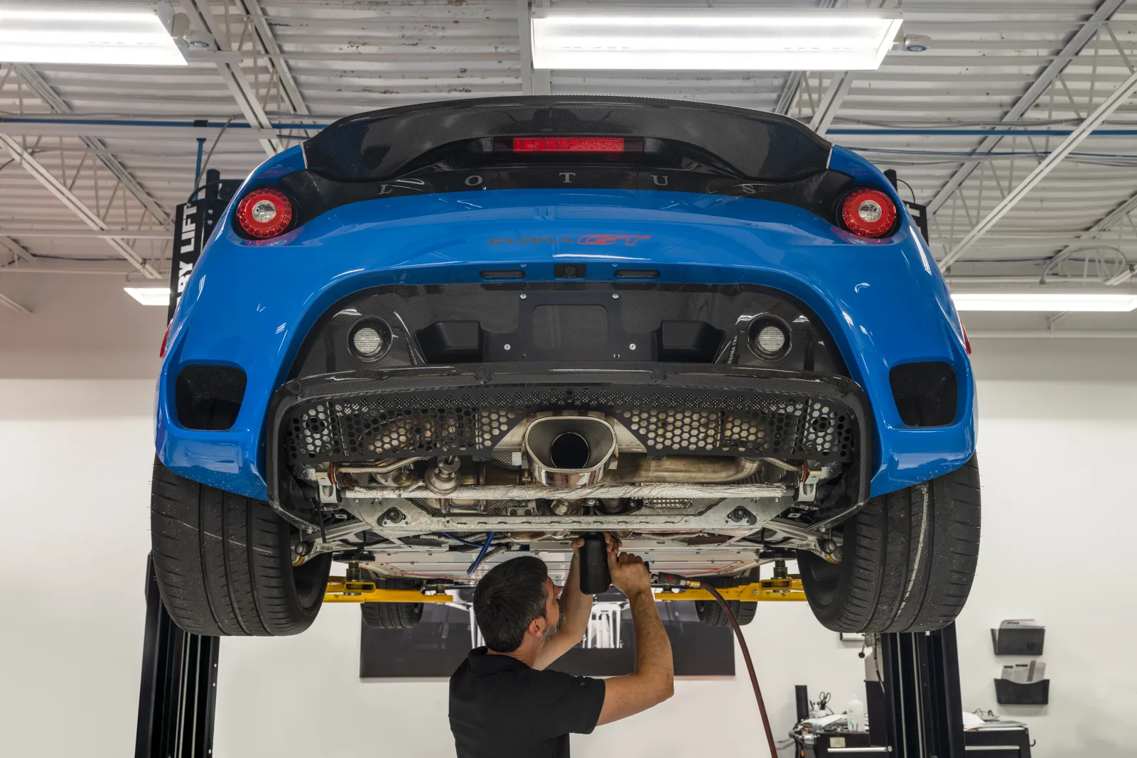 Lotus Repair Dubai and Expert Lotus Service at Carmend